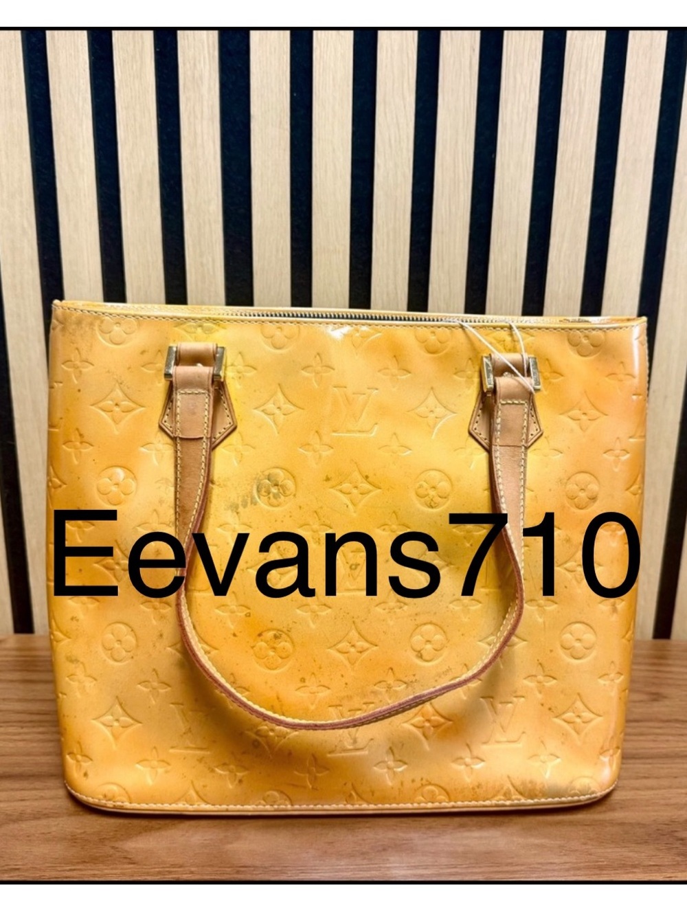 1/59 will win this Stella bag!! $25 Off $75 must be used in that show C RULES - Picture 5 of 16